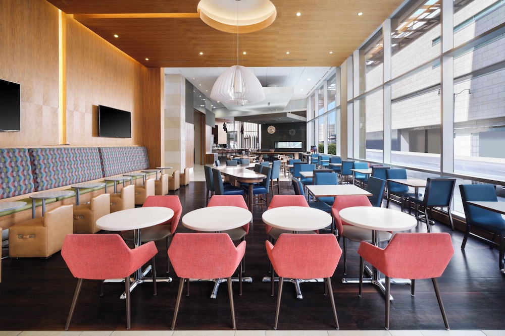 Hampton Inn & Suites Denver Downtown Convention Center - photo 40