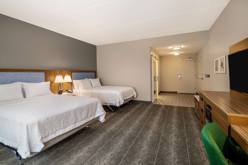 Hampton Inn & Suites Raleigh Midtown - photo 5