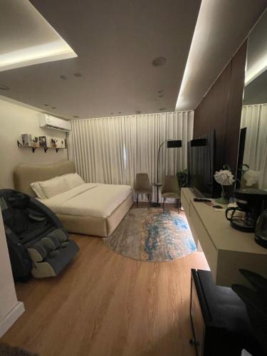 Najd Studio Al Aqeeq District Recliner Chair IPTV for free — 4-Star Luxury Hotel in Riyadh, Saudi Arabia