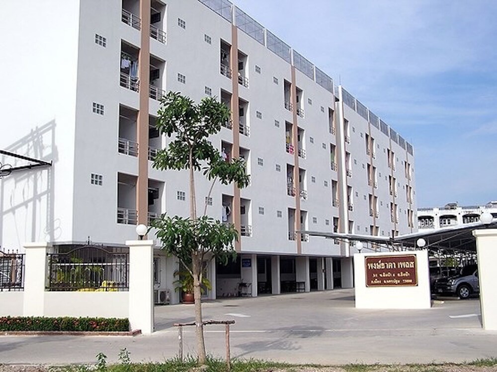 Pongthada Place in Nakhon Pathom, Thailand