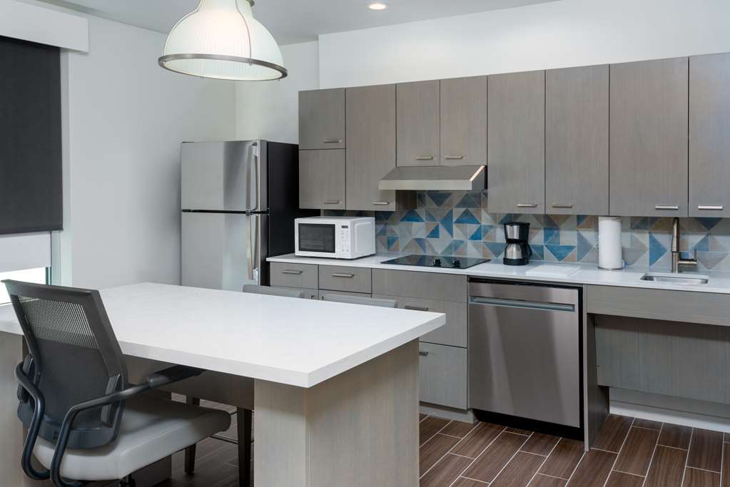 Hyatt House Orlando Airport - photo 32