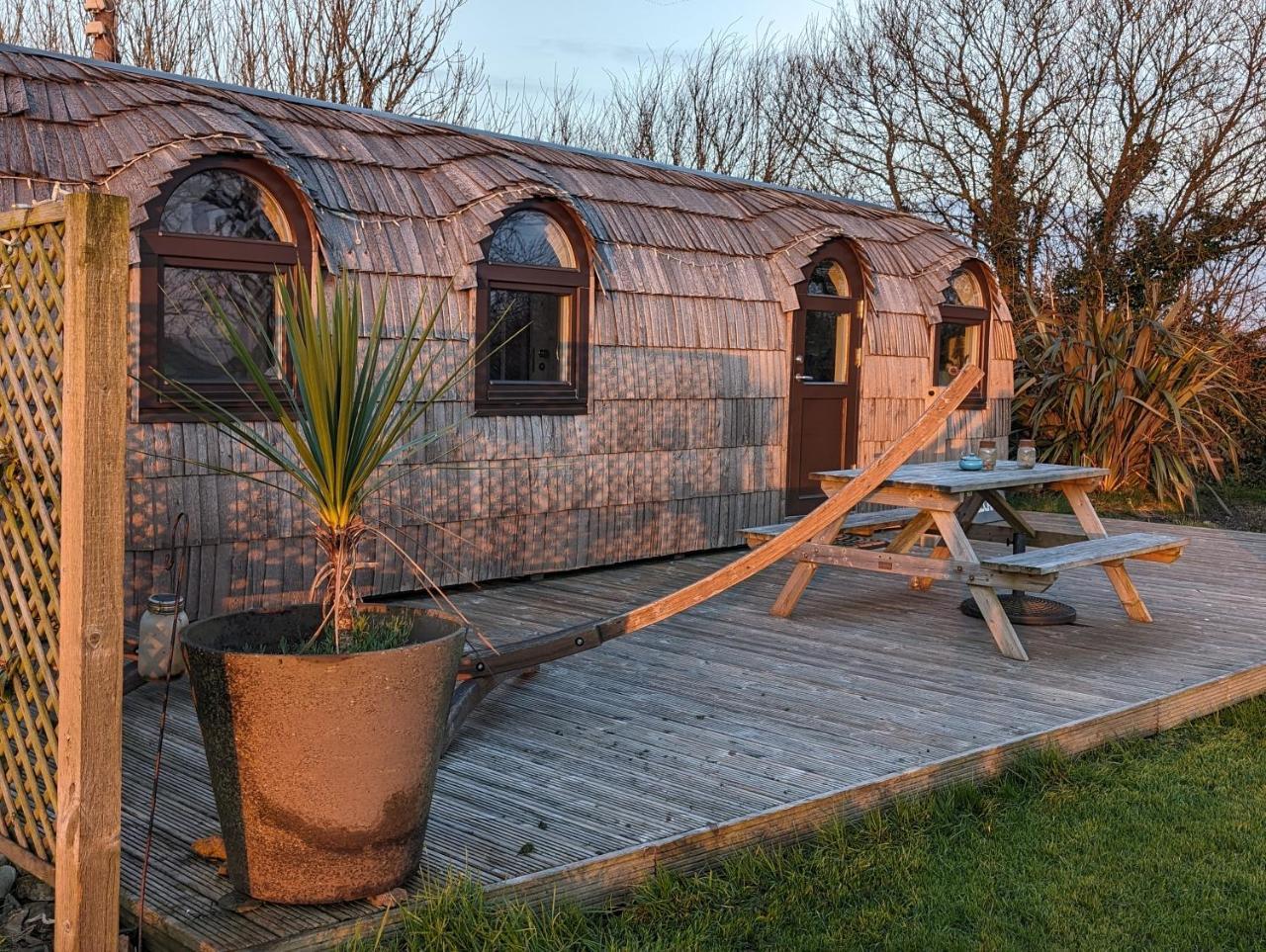 The Pilchard Lydcott Glamping Cornwall sea view in Looe, United Kingdom