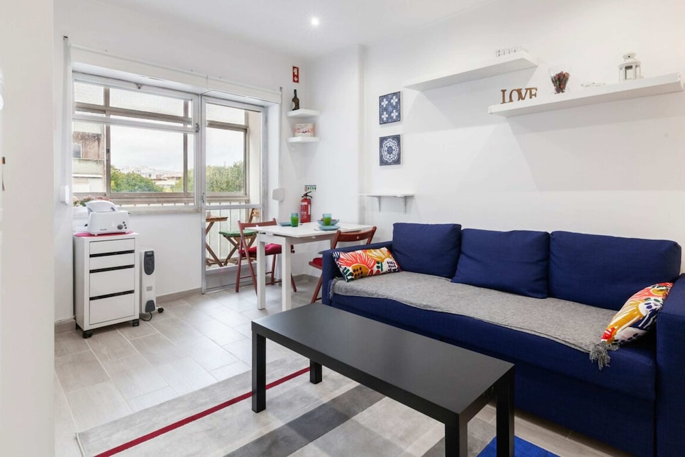 Beautiful 1 Bedroom Apartment Near Benfica 14537411 — Amadora
