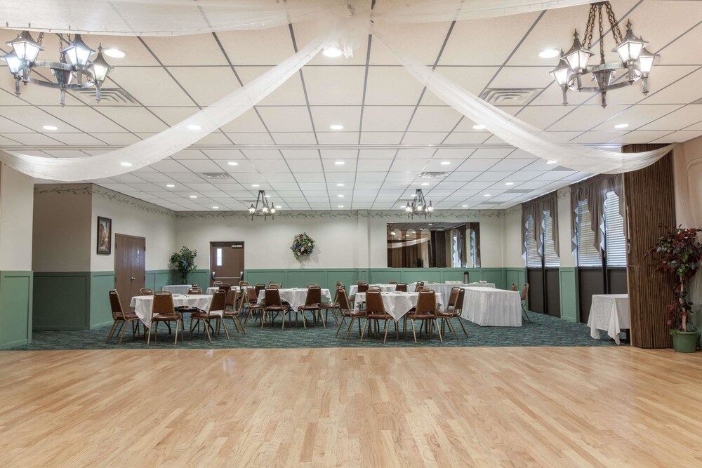 Rodeway Inn Little Falls - photo 15