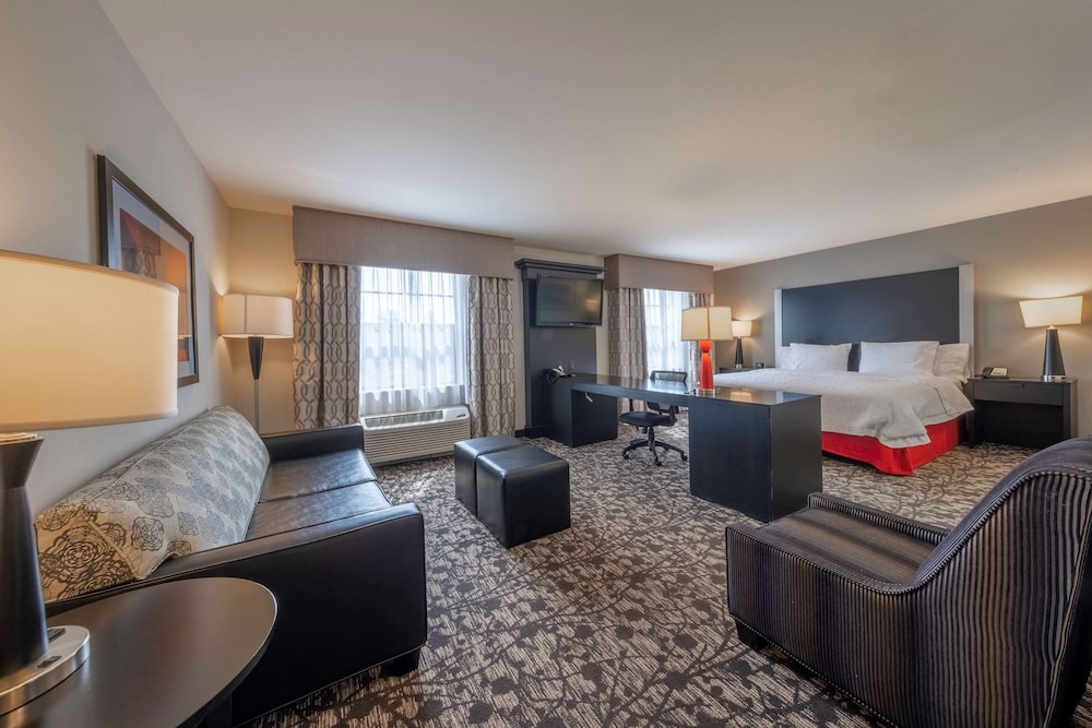 Hampton Inn & Suites DuPont - photo 14