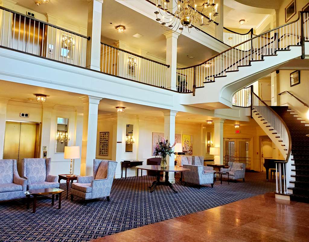 Avon Old Farms Hotel - photo 3