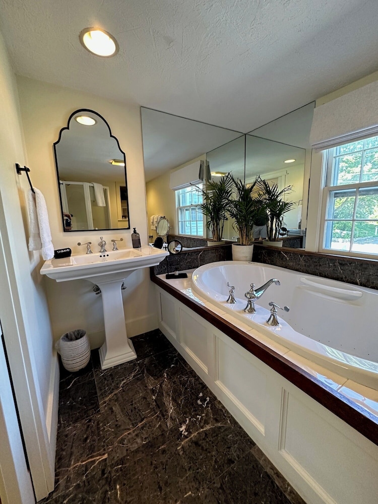 Inn at Perkins Cove - photo 93