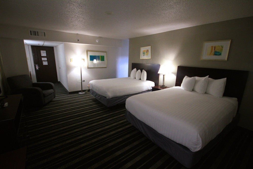 Atrium Hotel and Suites - photo 11