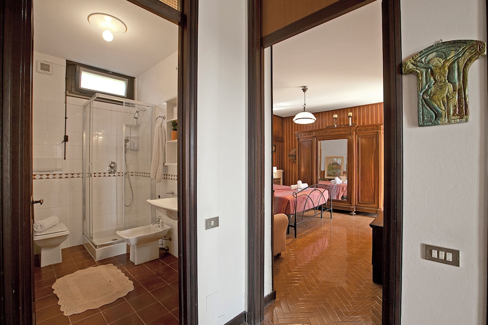 Il Poggio Radioso Lake View & Garden — 4-Star Luxury Hotel in Massino Visconti, Italy
