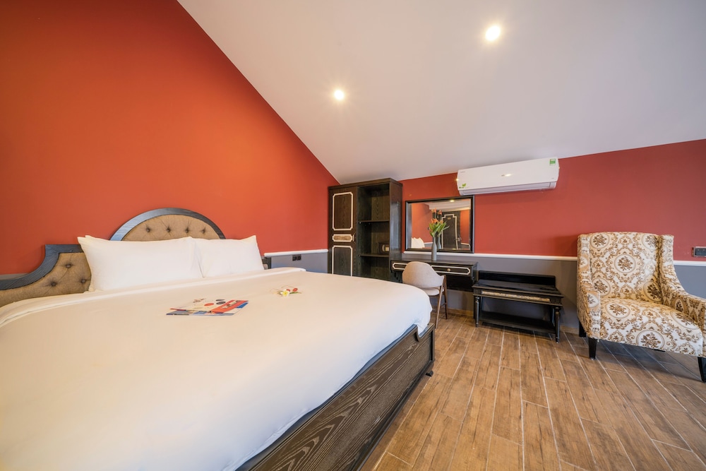 JM Hoi An Beach Hotel Free Shuttle Car To Old Town in Hoi An, Vietnam