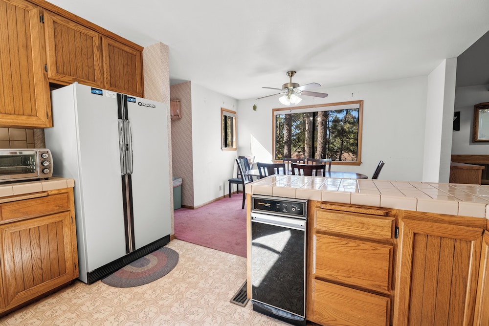 Silver Rays Game room with pool table & air hockey Close to the slopes