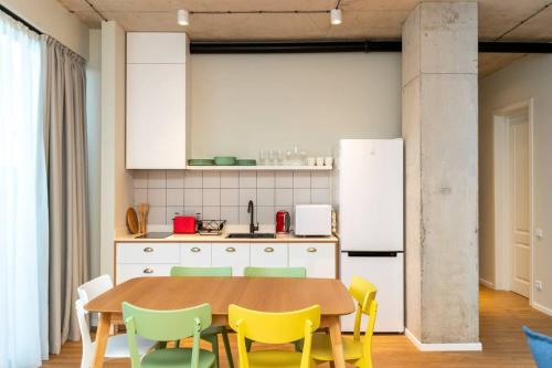 Stylish 2 BR 2 Balconies Apartment In Old Tbilisi