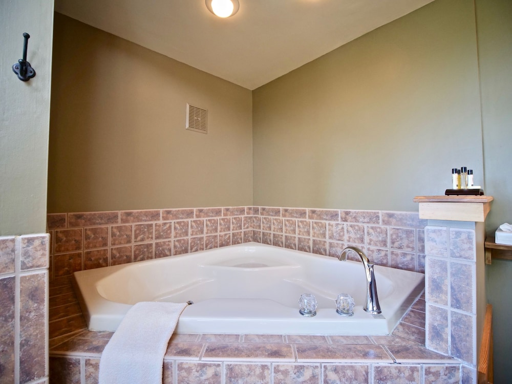 Whaleback Inn - photo 34