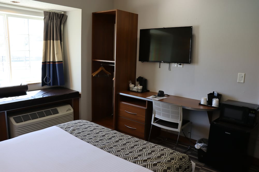 Microtel Inn & Suites by Wyndham Columbus Near Fort Benning - photo 23