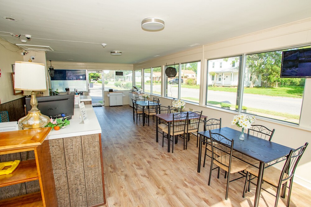 Coach House Inn - photo 40