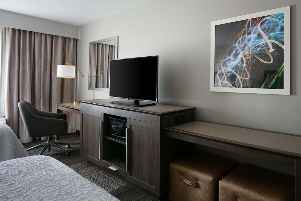 Hampton Inn & Suites Hudson - photo 18