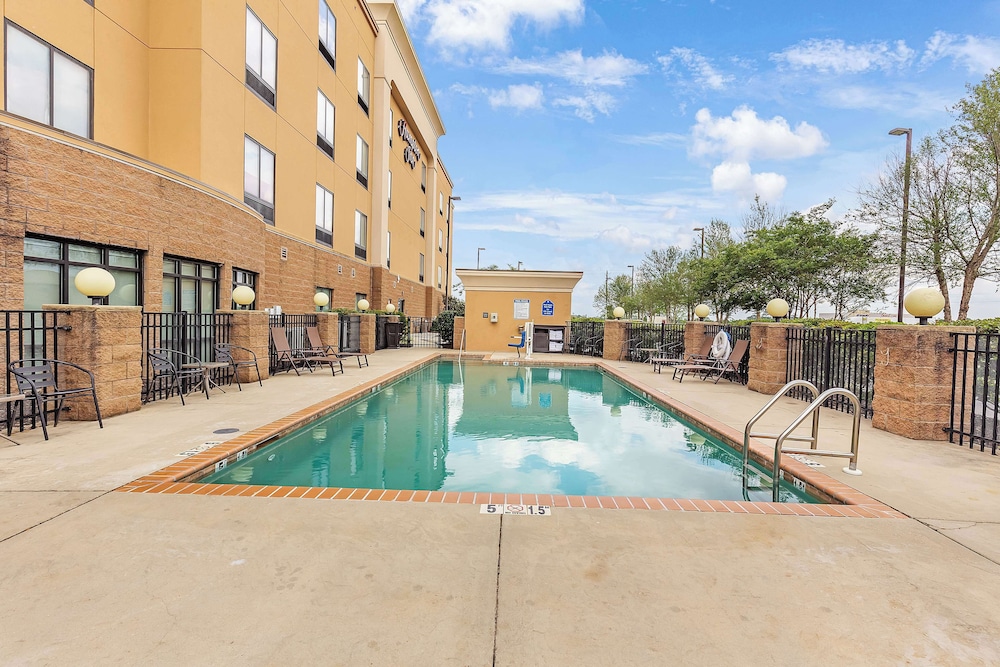 Hampton Inn Atmore - photo 22