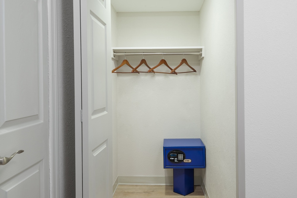 Holiday Inn Express & Suites Nearest Universal Orlando by IHG - photo 12