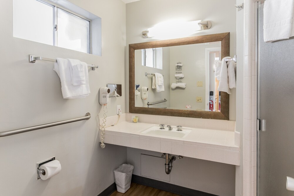 Skylark Shores Resort - photo 55