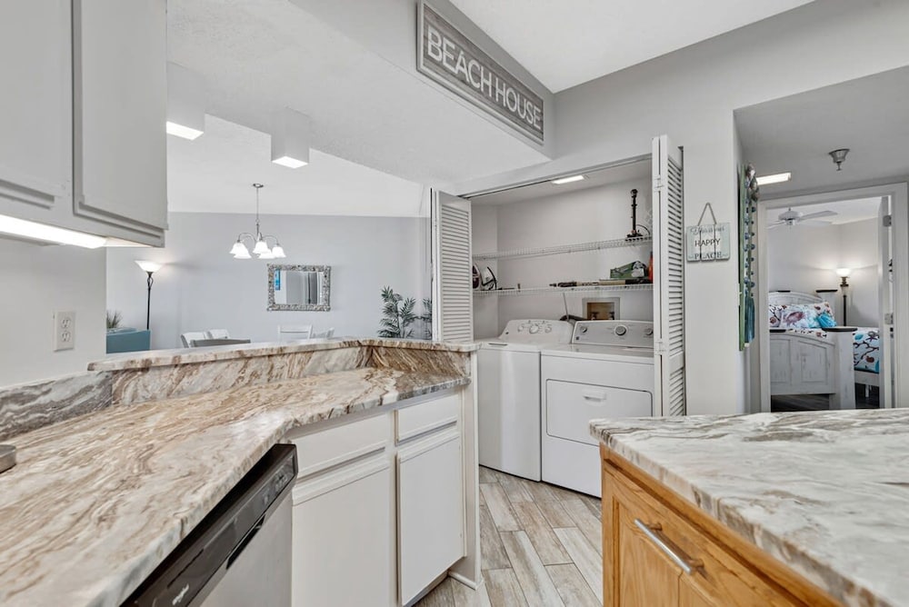 Windward Pointe 804 Sleeps 10 Beachfront Resort Amenities - photo 7
