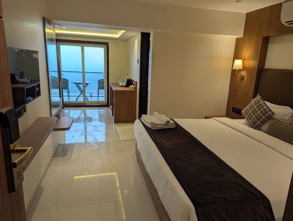 Savyasaachii Hotel Mahabaleshwar Pure Veg in Mahabaleshwar, India