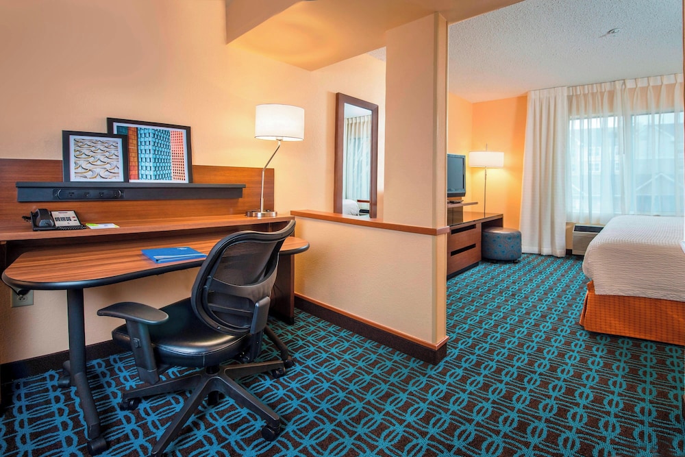 Fairfield Inn & Suites by Marriott Frederick - photo 5