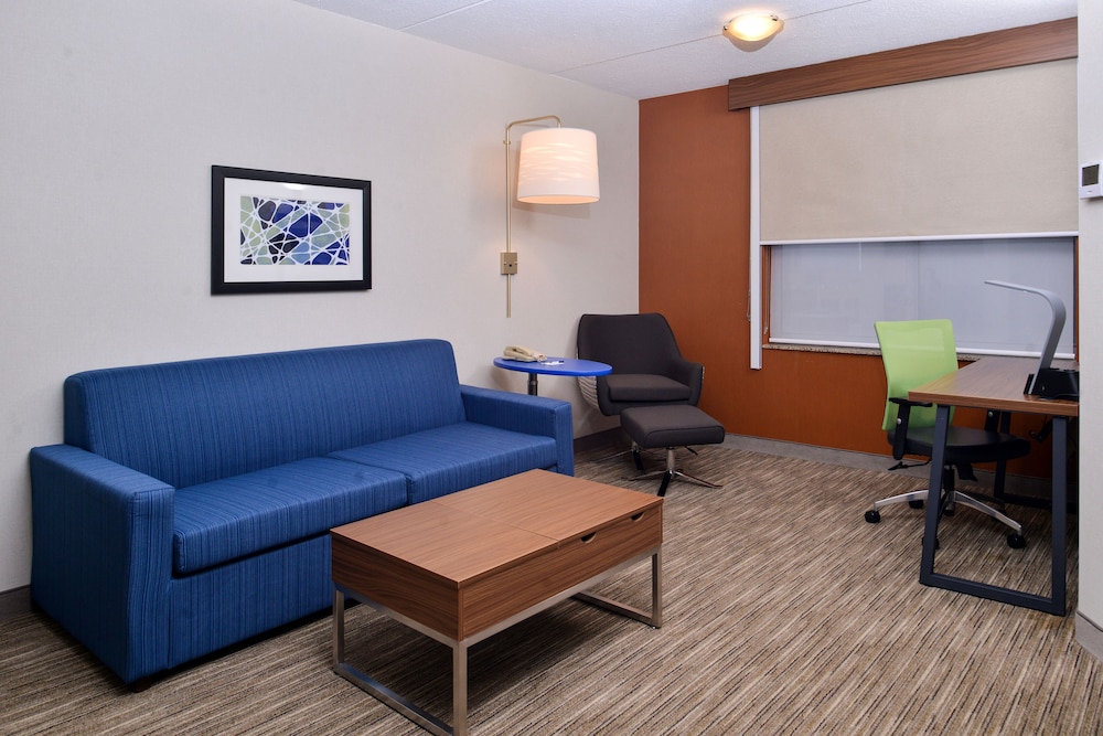Holiday Inn Express & Suites Buffalo Downtown Medical CTR by IHG - photo 9