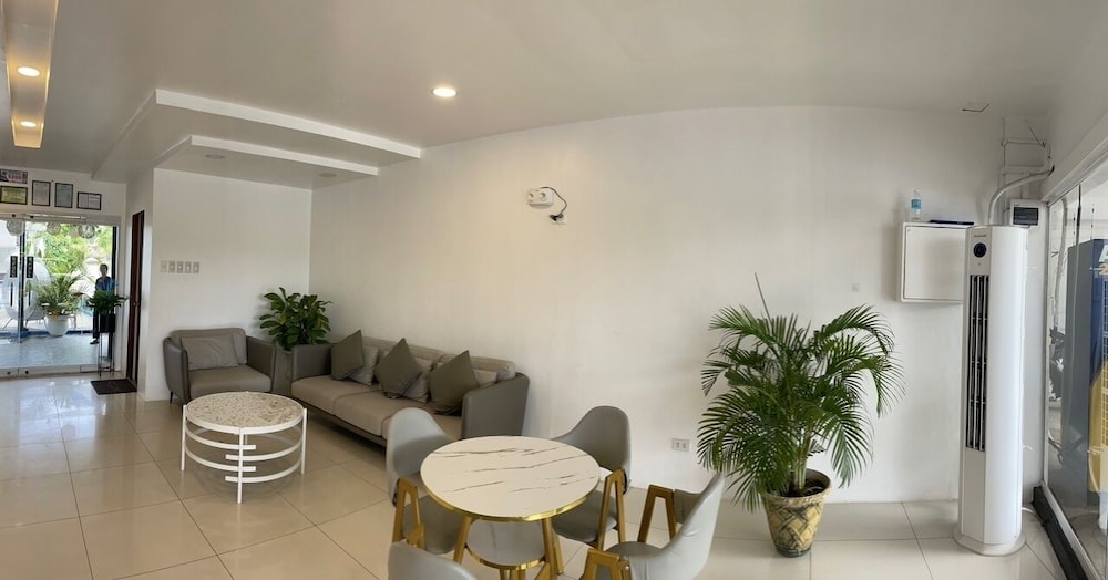 Hotel The Mir in Lapu-Lapu City, Philippines