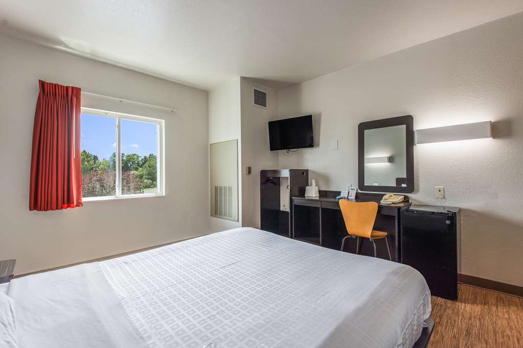 Americas Best Value Inn Knoxville East - photo 13