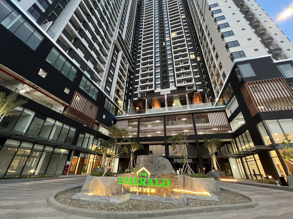 The Emerald Golf View — 4-Star Luxury Hotel in Ho Chi Minh City, Vietnam