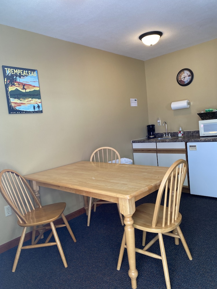 Little Bluff Inn - photo 15