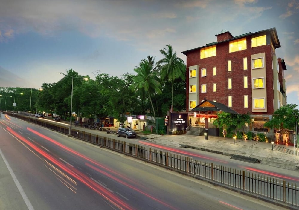 Royal Ritis - carbon neutral hotel in Shimoga