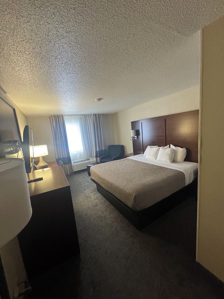 Quality Inn & Suites Green Bay Ashwaubenon - photo 18