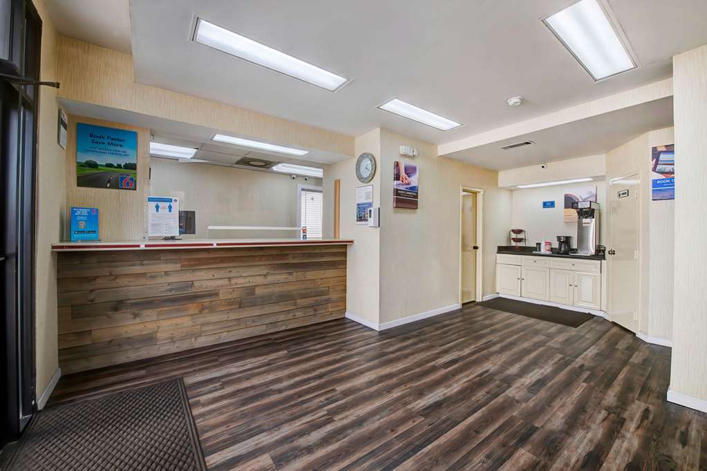 Motel 6 Atlanta GA Midtown - photo 4