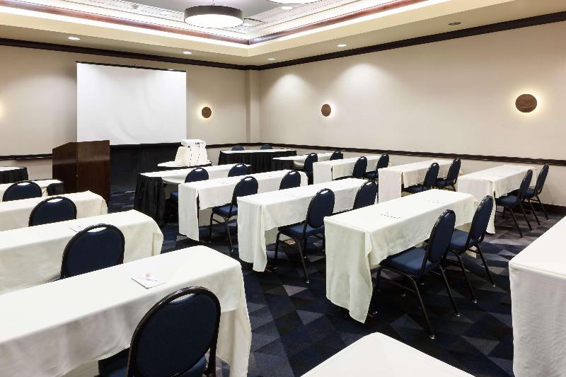 Embassy Suites by Hilton Tampa Brandon - photo 107