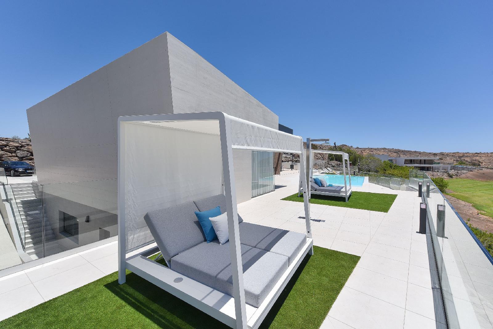 Salobre Sunset Villa V&L Salobre by VillaGranCanaria — 4-Star Luxury Hotel in Maspalomas, Spain
