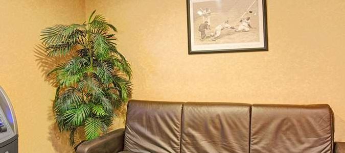 Howard Johnson Express Inn Bronx - photo 13