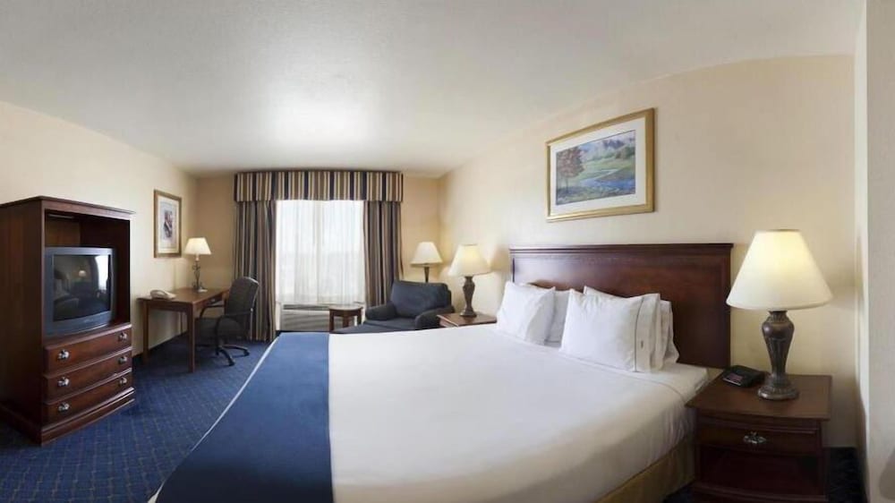 Holiday Inn Express Hotel & Suites Mountain Home by IHG - photo 6
