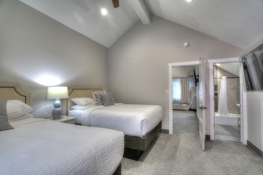 River Edge Inn - photo 17