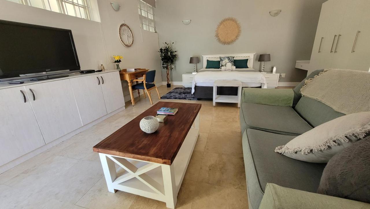 Pelican Cottage 800m from Beach & Yacht School