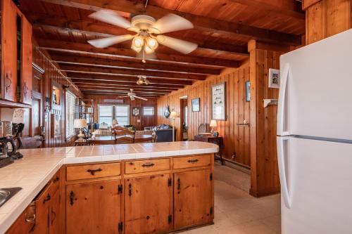 Lowe Tide by Oak Island Accommodations - photo 12