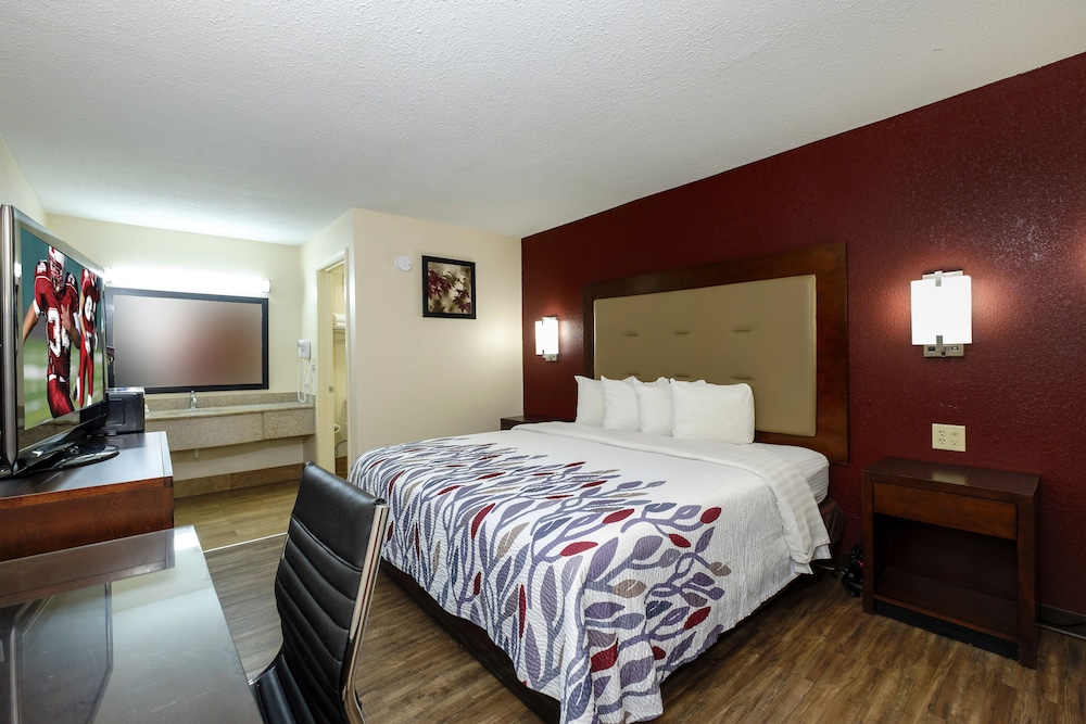 Red Roof Inn Columbus MS - photo 7