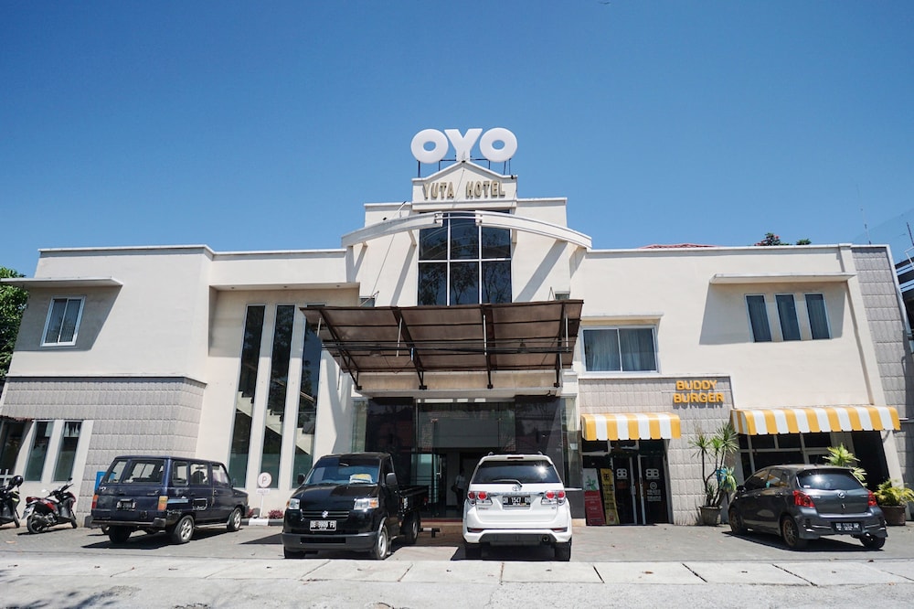 Oyo 800 Hotel Yuta in Manado, Indonesia