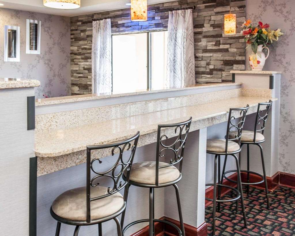 Quality Inn & Suites South Bend Airport - photo 41