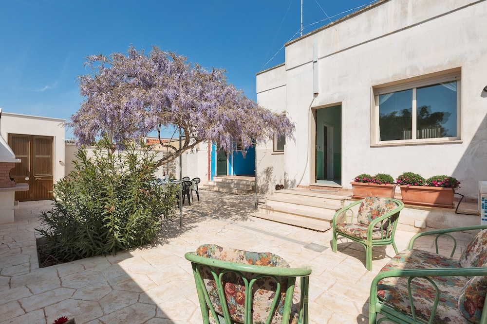 Villetta Il Glicine by BarbarHouse — 4-Star Luxury Hotel in Porto Cesareo, Italy