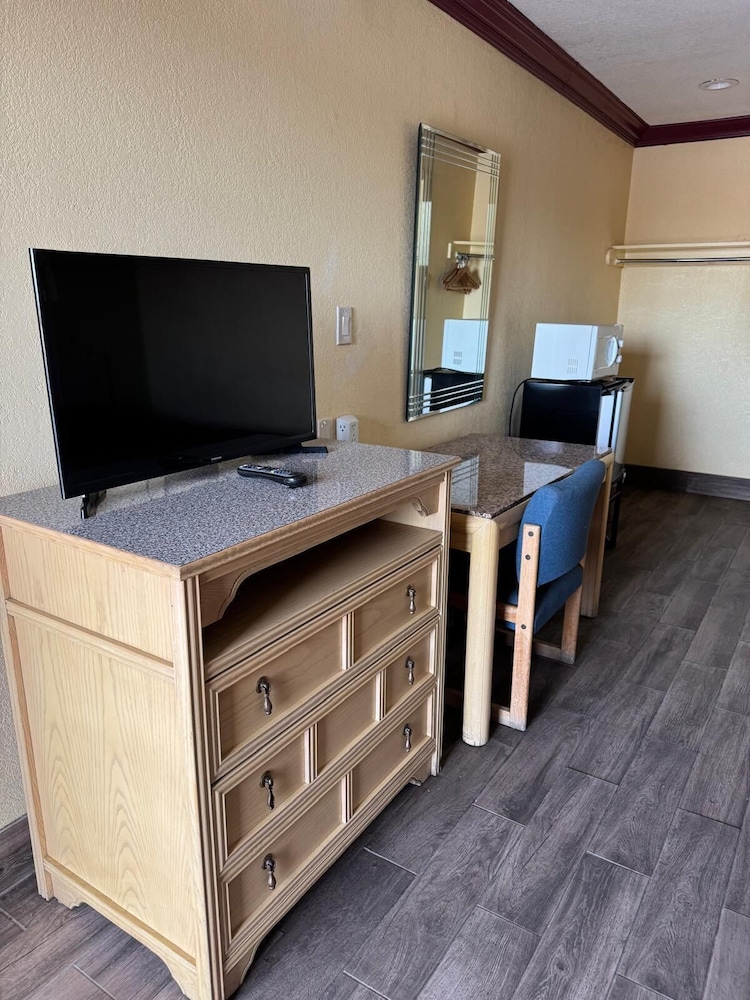 Sunstar Inn Los Banos near I 5 - photo 4