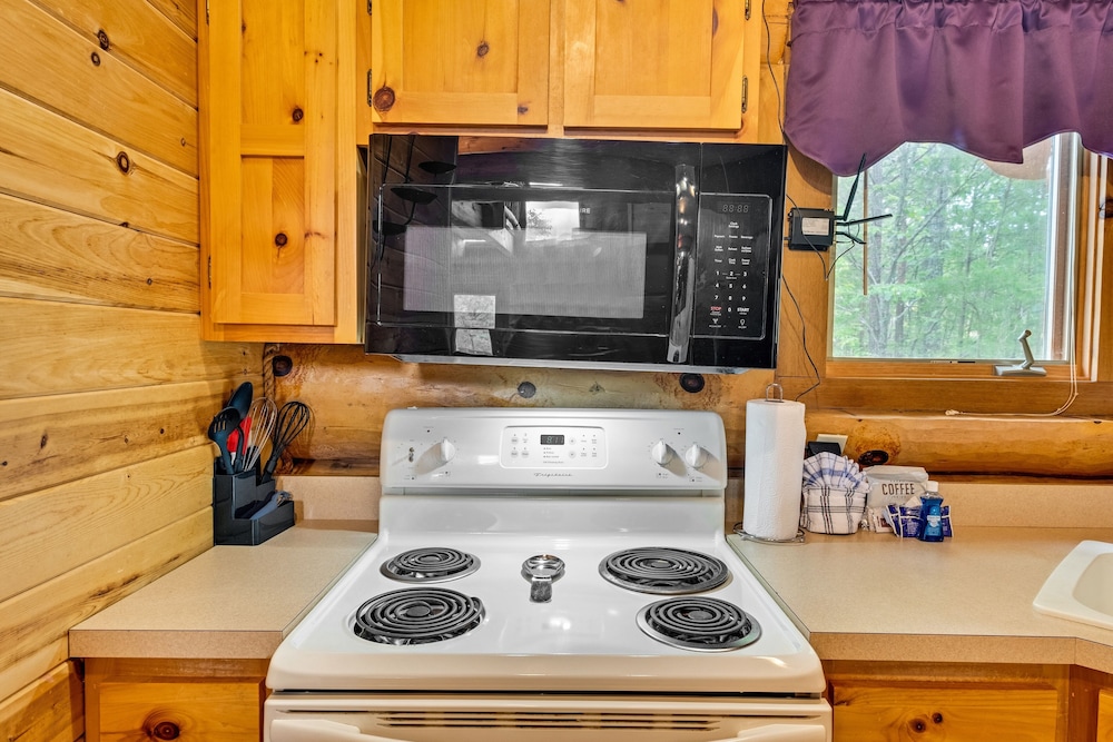 Star Views Secluded W mountain Views 2 Bedroom Cabin by Heavenly Views Resort - photo 10