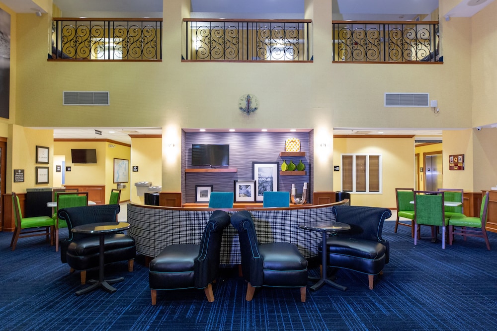 Hampton Inn & Suites Jacksonville Deerwood Park - photo 6