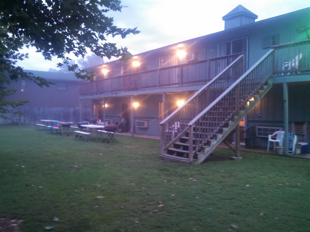 Taneycomo Lakefront Resort - photo 19
