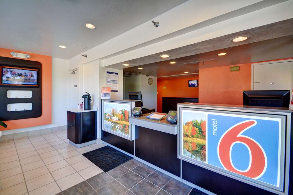 Motel 6 Windsor Locks CT Hartford - photo 25